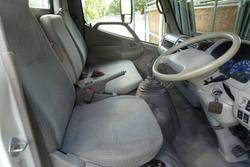 2001 Hino DUTRO Mono White