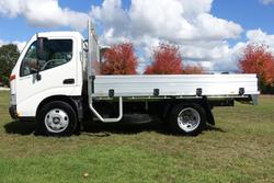 2001 Hino DUTRO Mono White