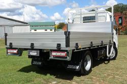 2001 Hino DUTRO Mono White