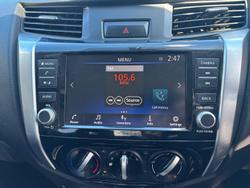 2021 Nissan Navara SL