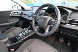 2024 Mitsubishi Outlander ES