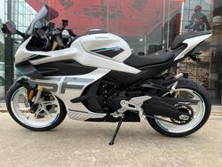 2026 CFMOTO 450 SR ABS NEBULA WHI