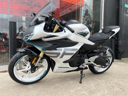 2026 CFMOTO 450 SR ABS NEBULA WHI