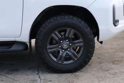 2024 Toyota Hilux SR 48V