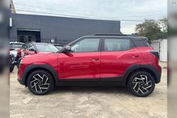 2025 Mahindra XUV3XO AX7L