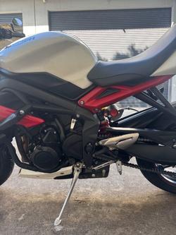 2017 Triumph STREET TRIPLE White