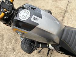 2025 BMW Motorrad R 12 Silver