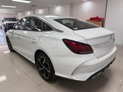 2025 MG MG5 Essence MY25 Dover White