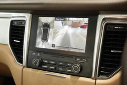 2017 Porsche Macan Turbo 95B MY17 AWD Carrara White