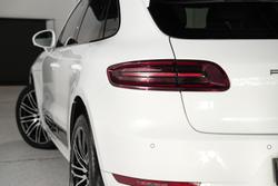 2017 Porsche Macan Turbo 95B MY17 AWD Carrara White