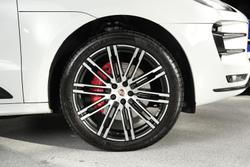 2017 Porsche Macan Turbo 95B MY17 AWD Carrara White