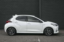2020 Toyota Yaris ZR Hybrid