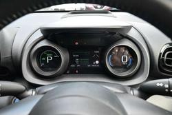 2020 Toyota Yaris ZR Hybrid