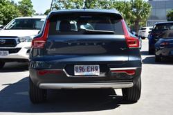 2022 Volvo XC40