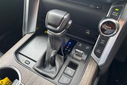 2024 Toyota Landcruiser VX