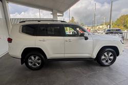 2024 Toyota Landcruiser VX