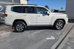 2024 Toyota Landcruiser VX