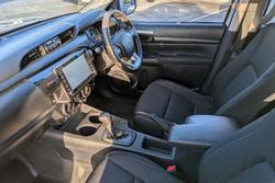 2022 Toyota Hilux SR