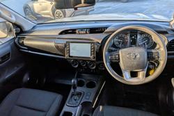 2022 Toyota Hilux SR