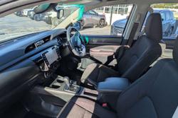 2020 Toyota Hilux SR