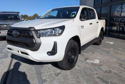 2022 Toyota Hilux SR