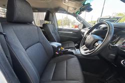 2020 Toyota Hilux SR5