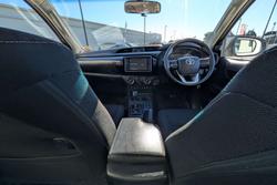 2017 Toyota Hilux SR