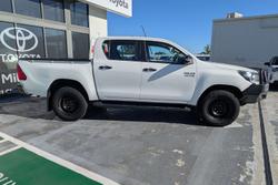 2017 Toyota Hilux SR