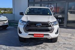 2023 Toyota Hilux SR