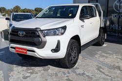 2023 Toyota Hilux SR