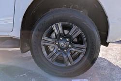 2023 Toyota Hilux SR