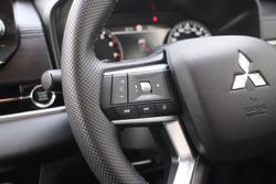 2025 Mitsubishi Outlander LS