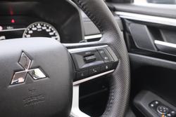 2025 Mitsubishi Outlander LS