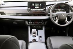 2025 Mitsubishi Outlander LS