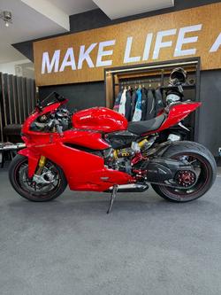 2015 DUCATI 1299 PANIGALE S Red