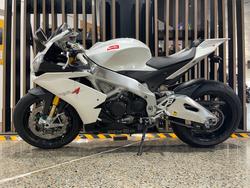 2013 Aprilia RSV4 R WHITE