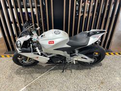 2013 Aprilia RSV4 R WHITE