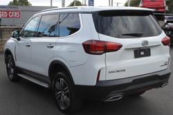 2022 LDV
                D90 Executive