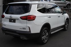 2022 LDV
                D90 Executive