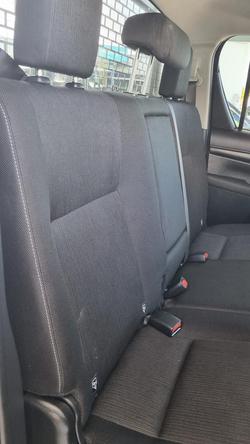 2022 Toyota Hilux SR