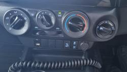 2022 Toyota Hilux SR