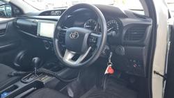 2022 Toyota Hilux SR