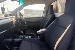 2020 Toyota Hilux SR