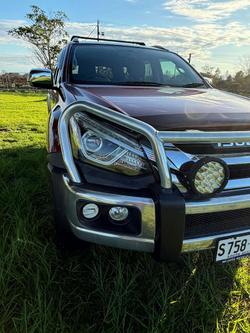 2020 Isuzu MU-X LS-T