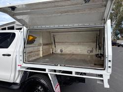 2022 Toyota Hilux SR