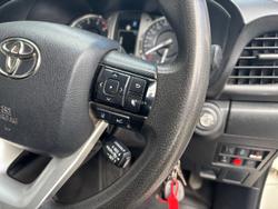 2022 Toyota Hilux SR