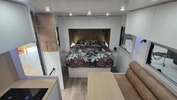 2024 Retreat Daydream 219Bse