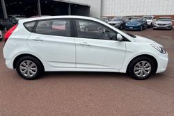 2015 Hyundai Accent Active
