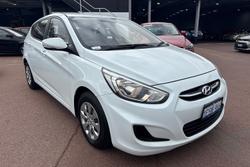 2015 Hyundai Accent Active