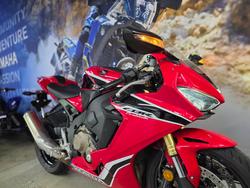 2017 Honda CBR1000RR (FIREBLADE) SP ABS RED